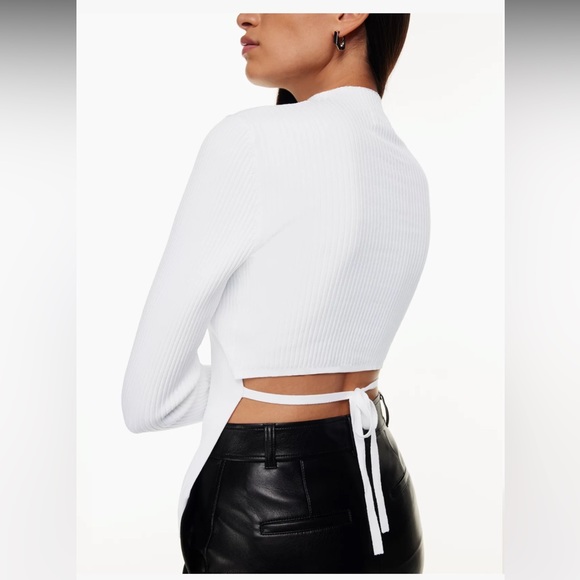 NWT Aritzia Babaton Skulpt Knit Tie Back Long Sleeve Shirt Size M - Picture 2 of 9